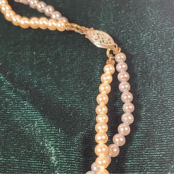 Two toned gray and creamy classic Pearl necklace - Picture 4 of 8